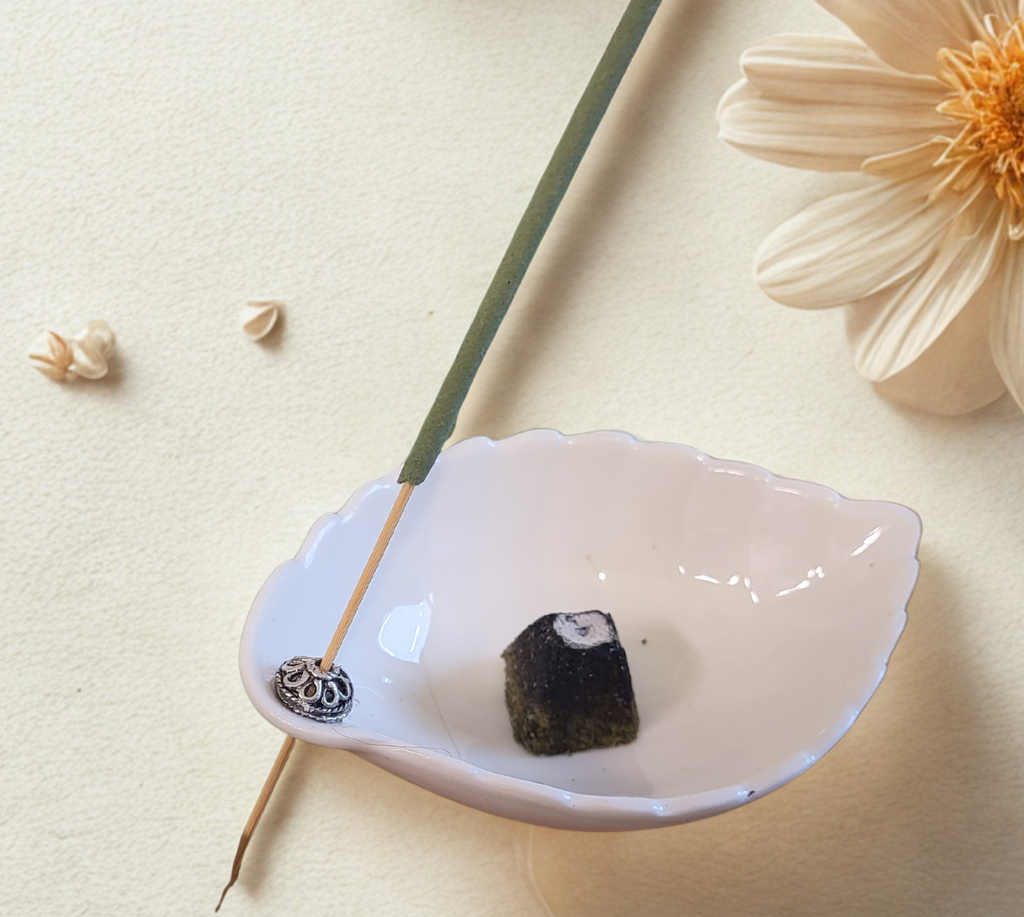 porte encens feuilles